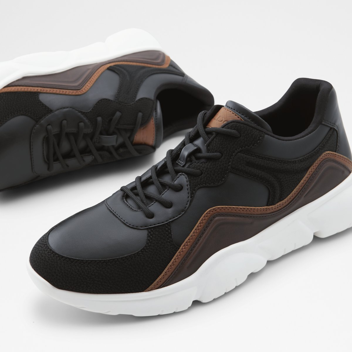 Anyan Black Men Athletic sneakers