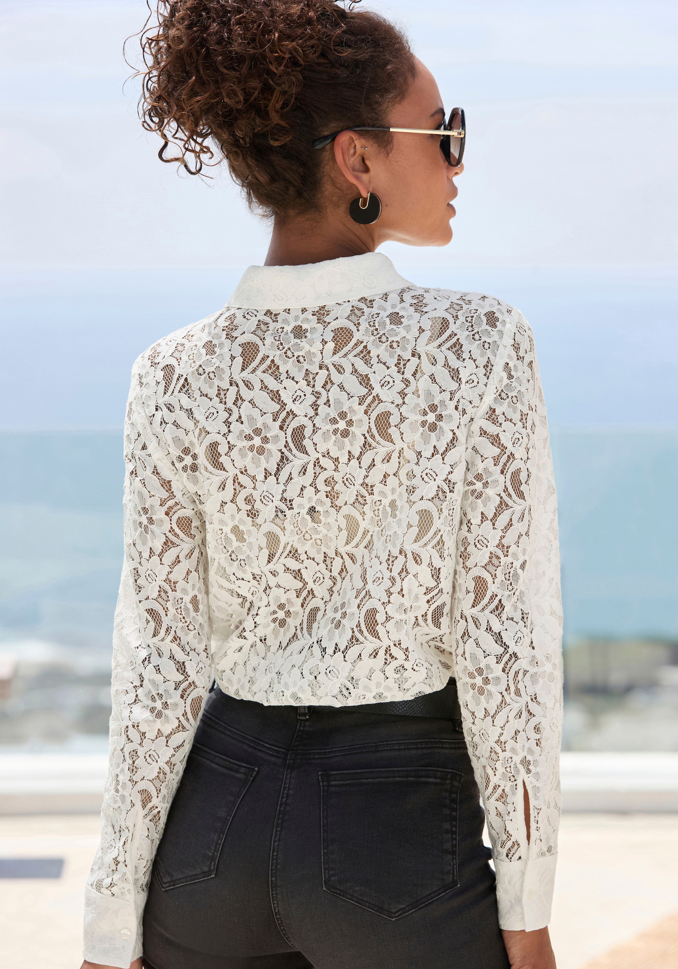 LASCANA Spitzenbluse , mit Hemdblusenkragen, Spitzenbluse, transparente Bluse, festlich