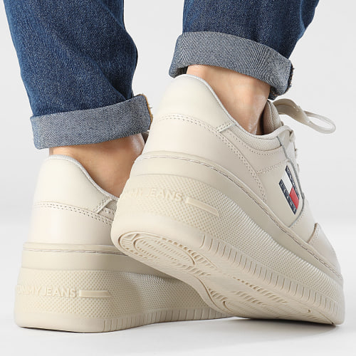 Baskets Femme Retro Basket Flatform Essential 2506 Bleached Stone