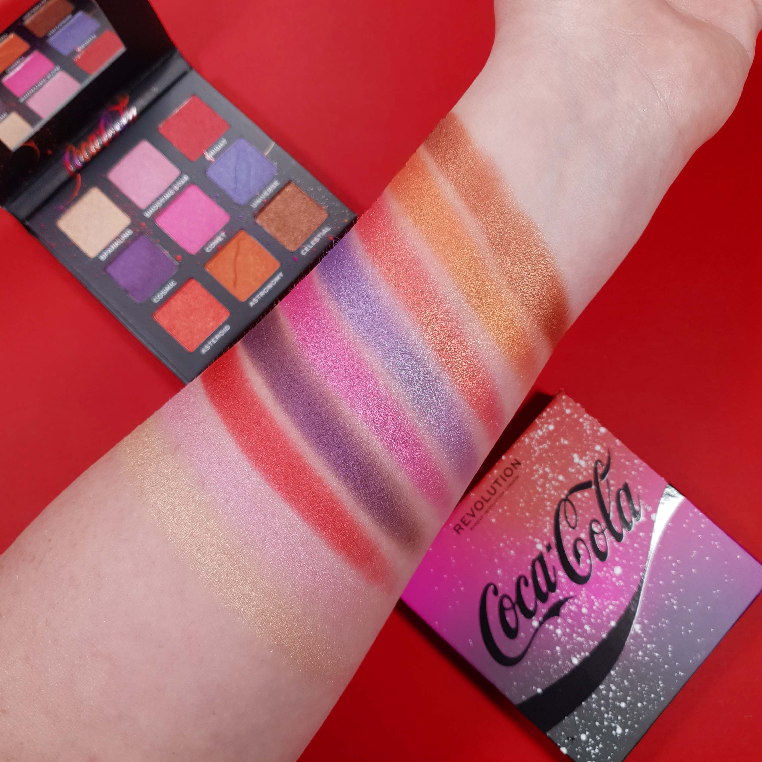 Revolution - *Coca Cola* - Mini Paleta de Sombras