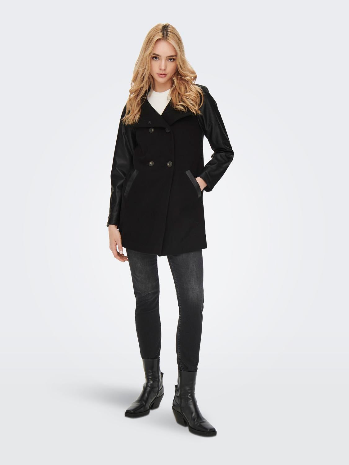 ONLEMMA Mantel Black