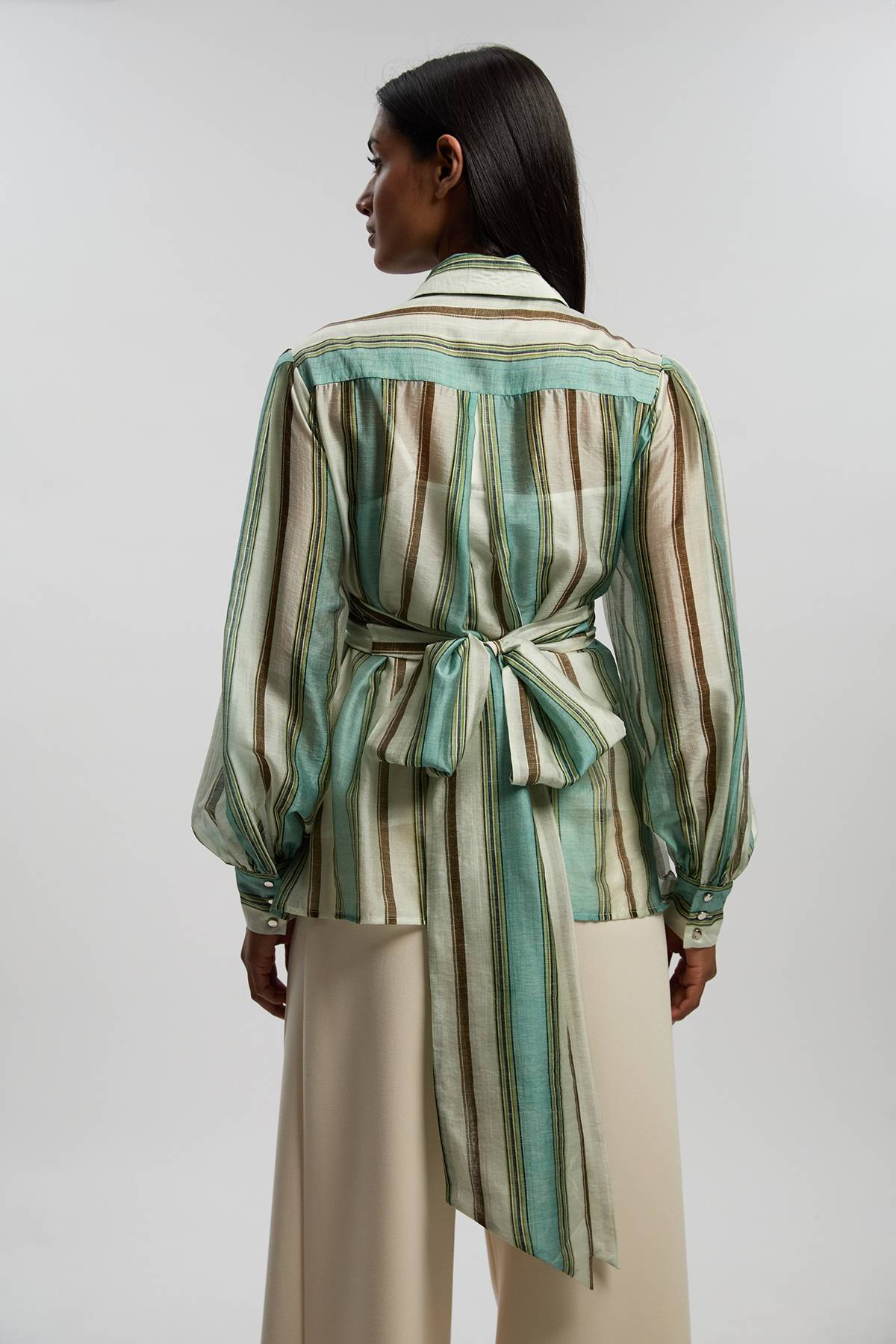 KarenMillen Blouse À Manches Spectaculaires En Organdi Slub Rayé Avec Détail Portefeuille Tissé