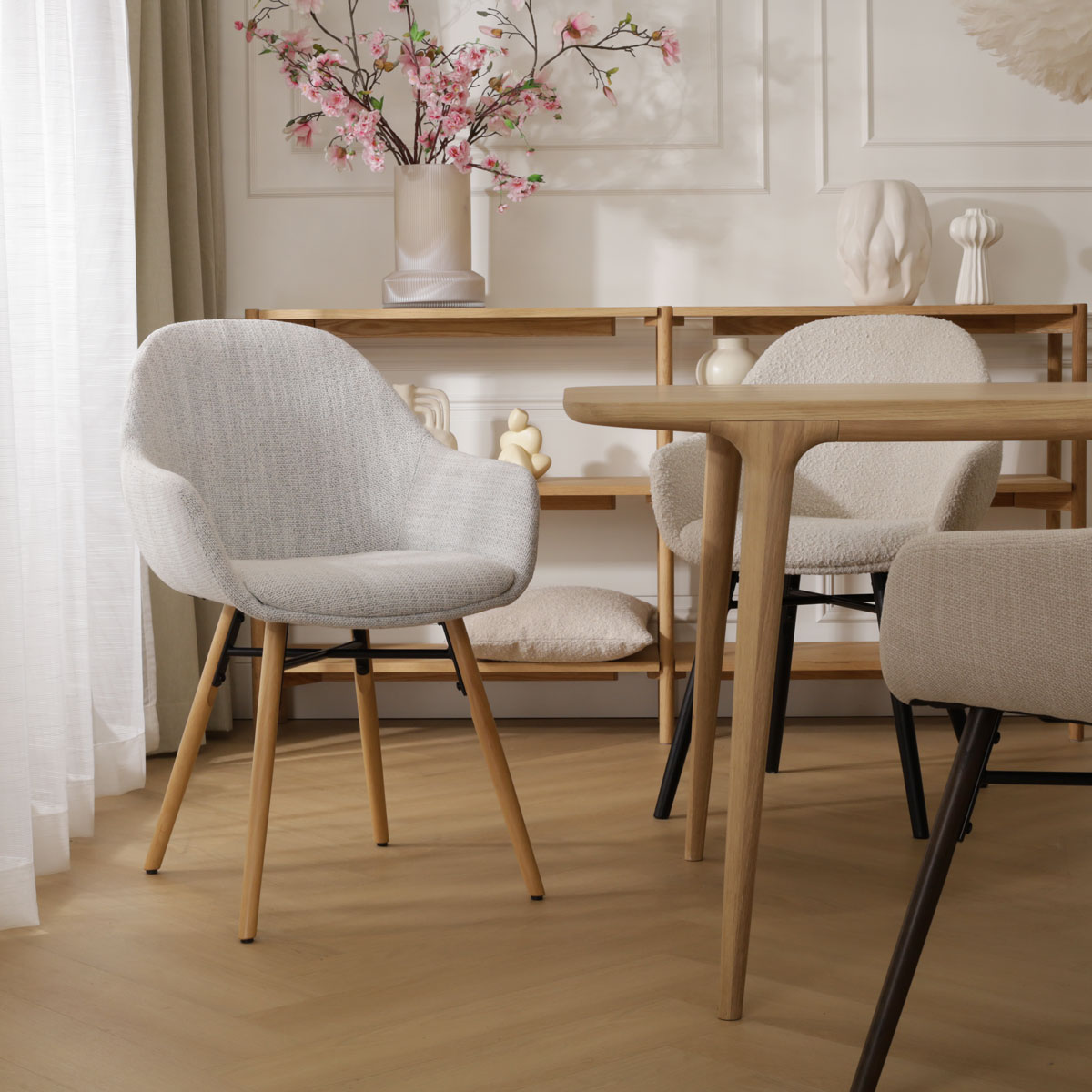 Eetkamerstoel Nena-Mae beige gemêleerd - houten onderstel