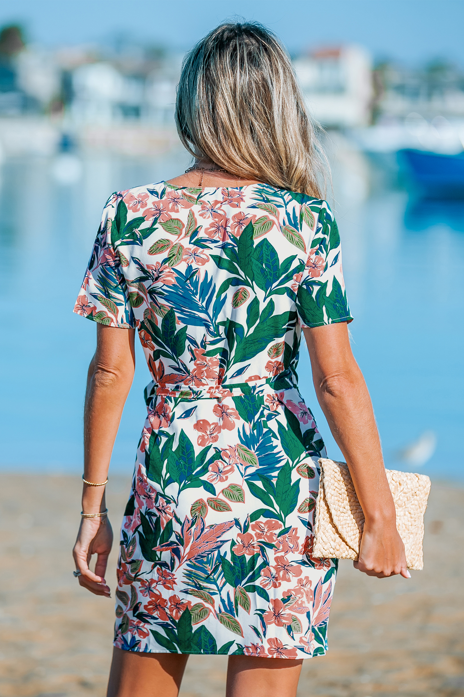 Robe mini à emballage et fleurs