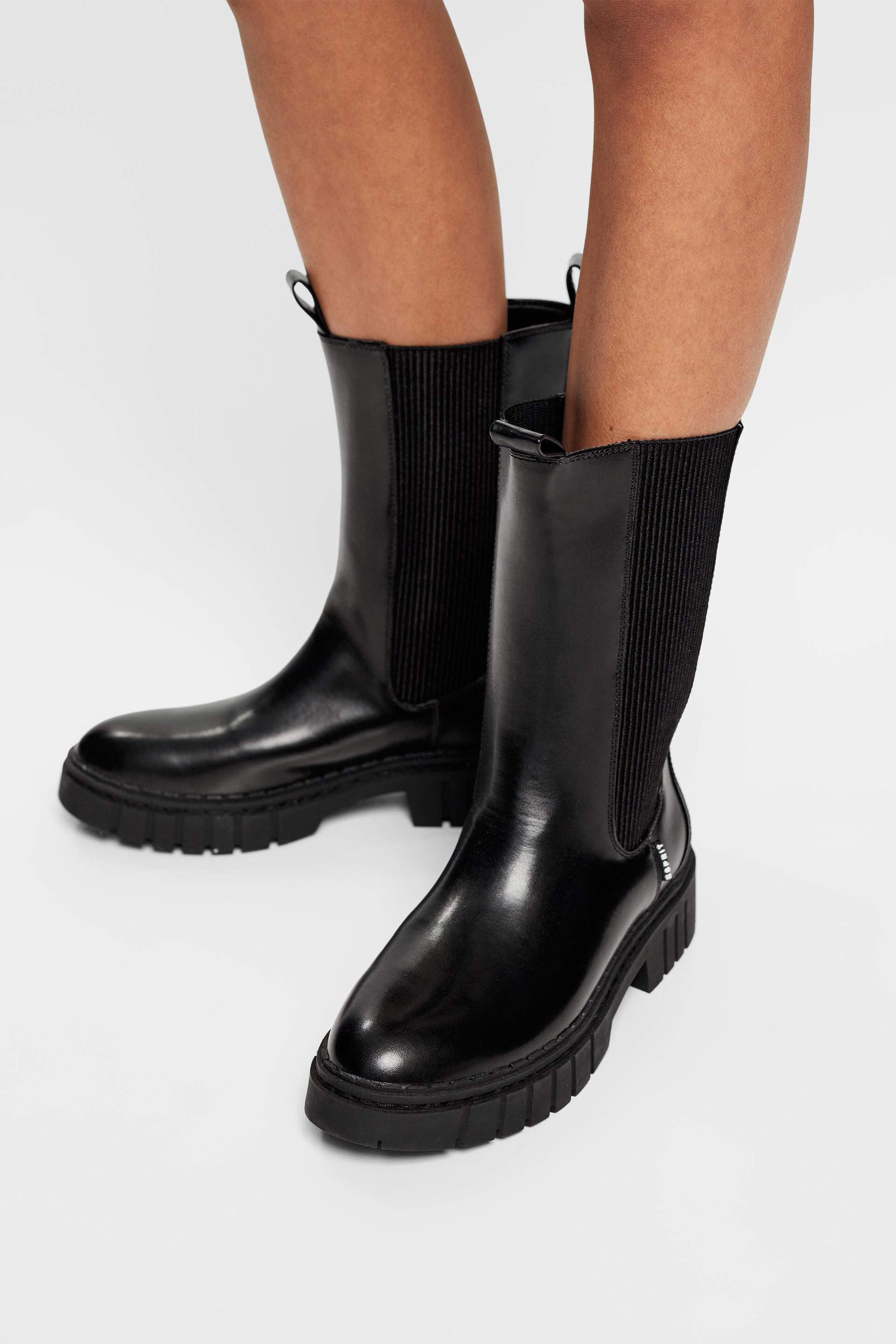 Larges bottes en similicuir