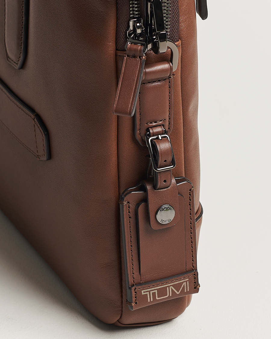 TUMI Harrison Sycamore Slim Leather Brief Cognac