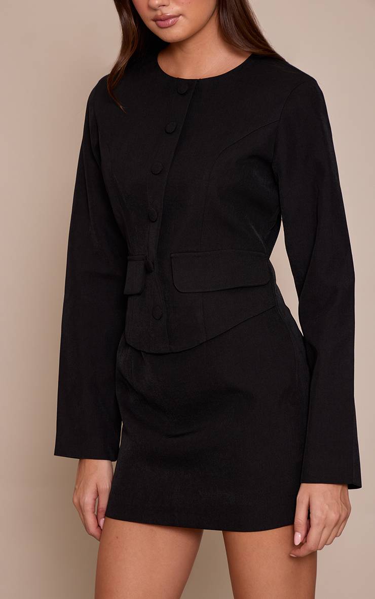 Noir Robe Courte Ajustée En Tissu Tissé Avec Détails De Boutons