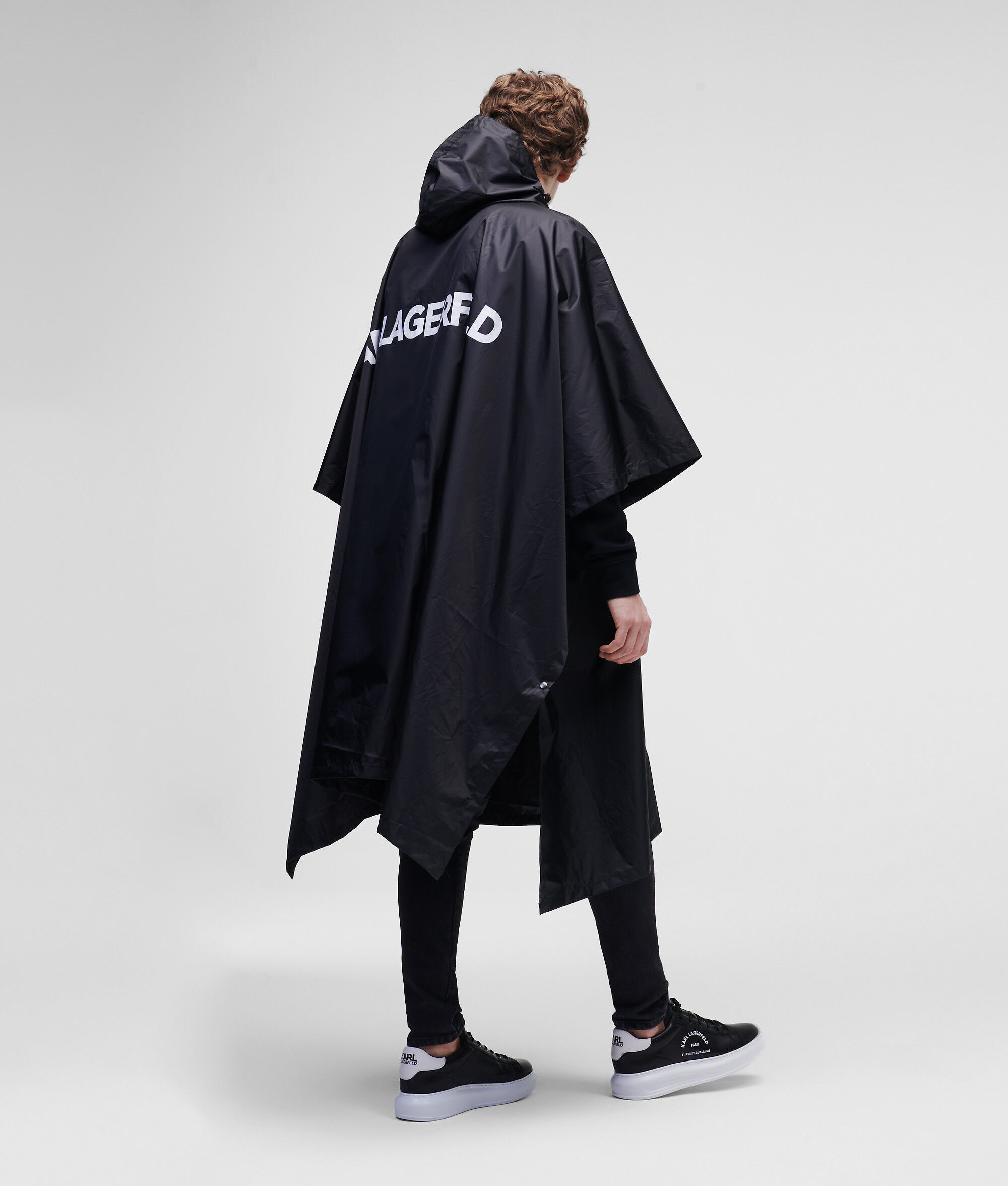PONCHO IMPERMÉABLE AVEC LOGO KARL
