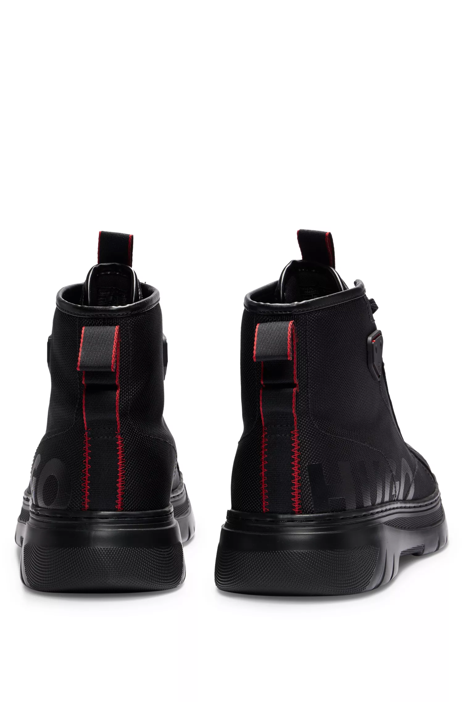 Botas HUGO Red-Hybrid com cadarço e fita com o logotipo.