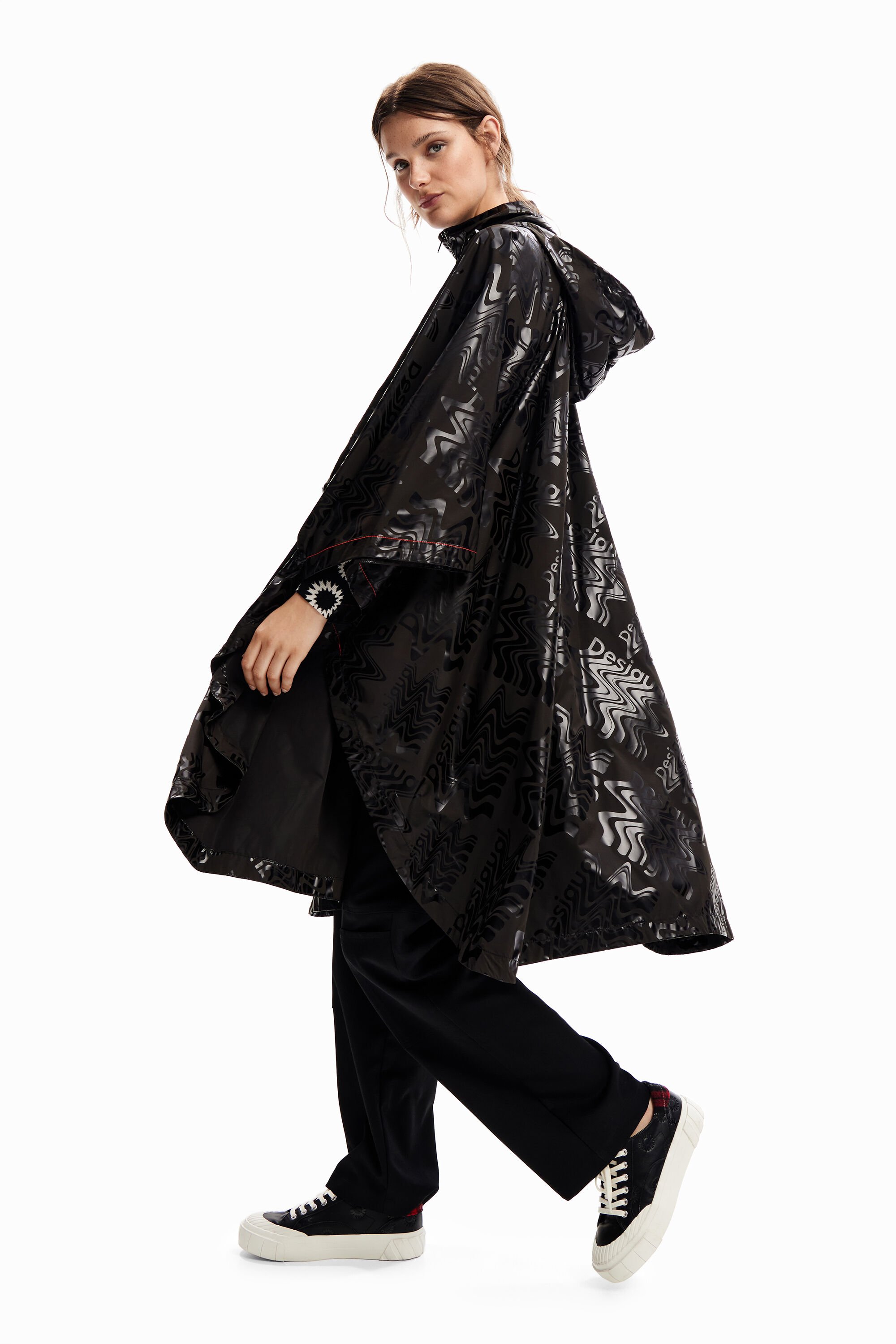 Imperméable capuche logos