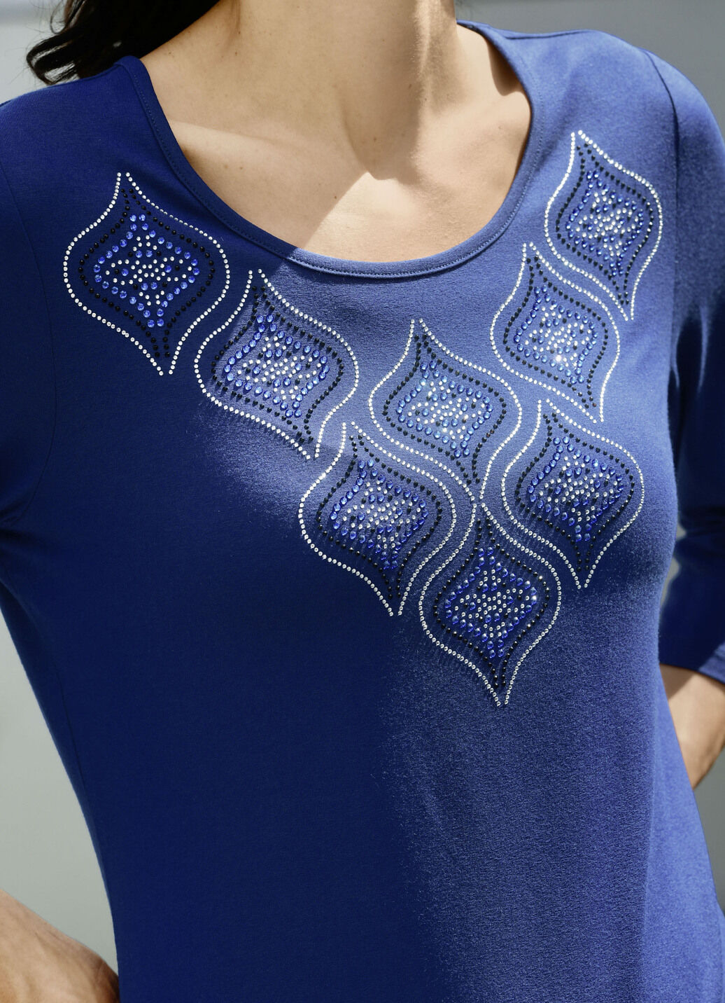 Shirt mit Strasszier im Vorderteil