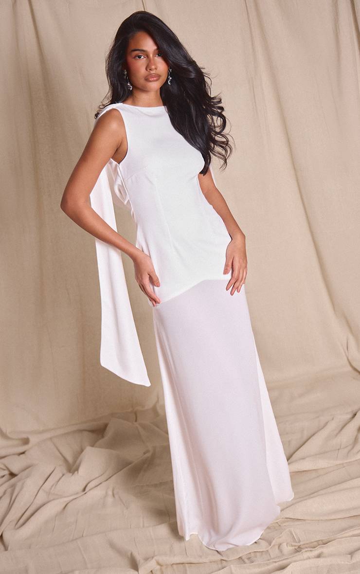 Blanc Robe Longue Premium En Tissage Avec Dos Drapé Et Ourlet En Mousseline