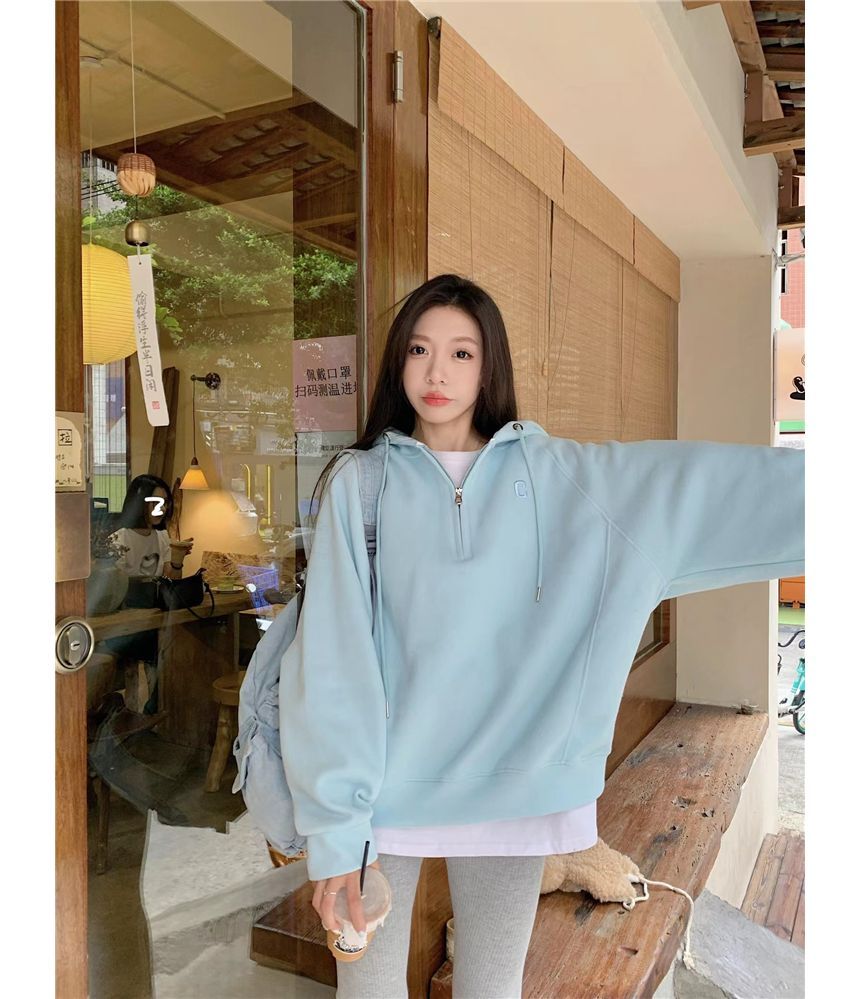 Closette - Oversized hoodie met halve rits en geborduurde letters