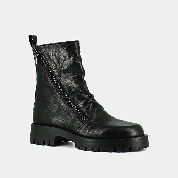 Boots à fermetures éclaires et semelles crantées  en cuir vielli noir