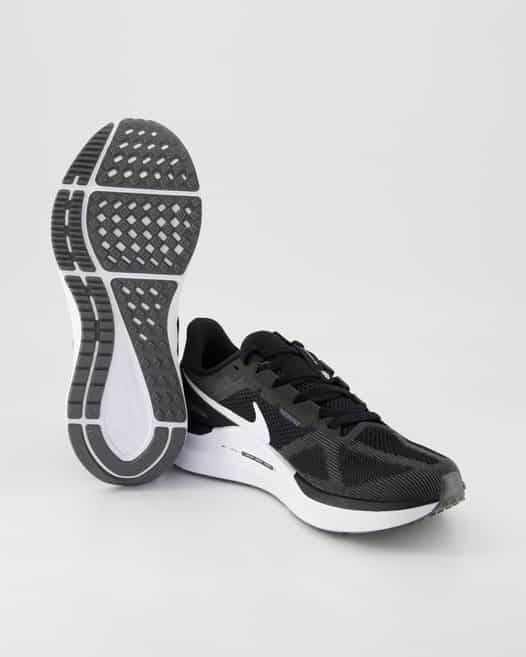 Nike Nike Air Zoom Sportschuhe in Schwarz
