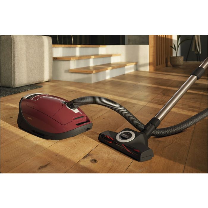 Miele Staubsauger Complete C3 Cat & Dog PowerLine SGEF5 Brombeerrot