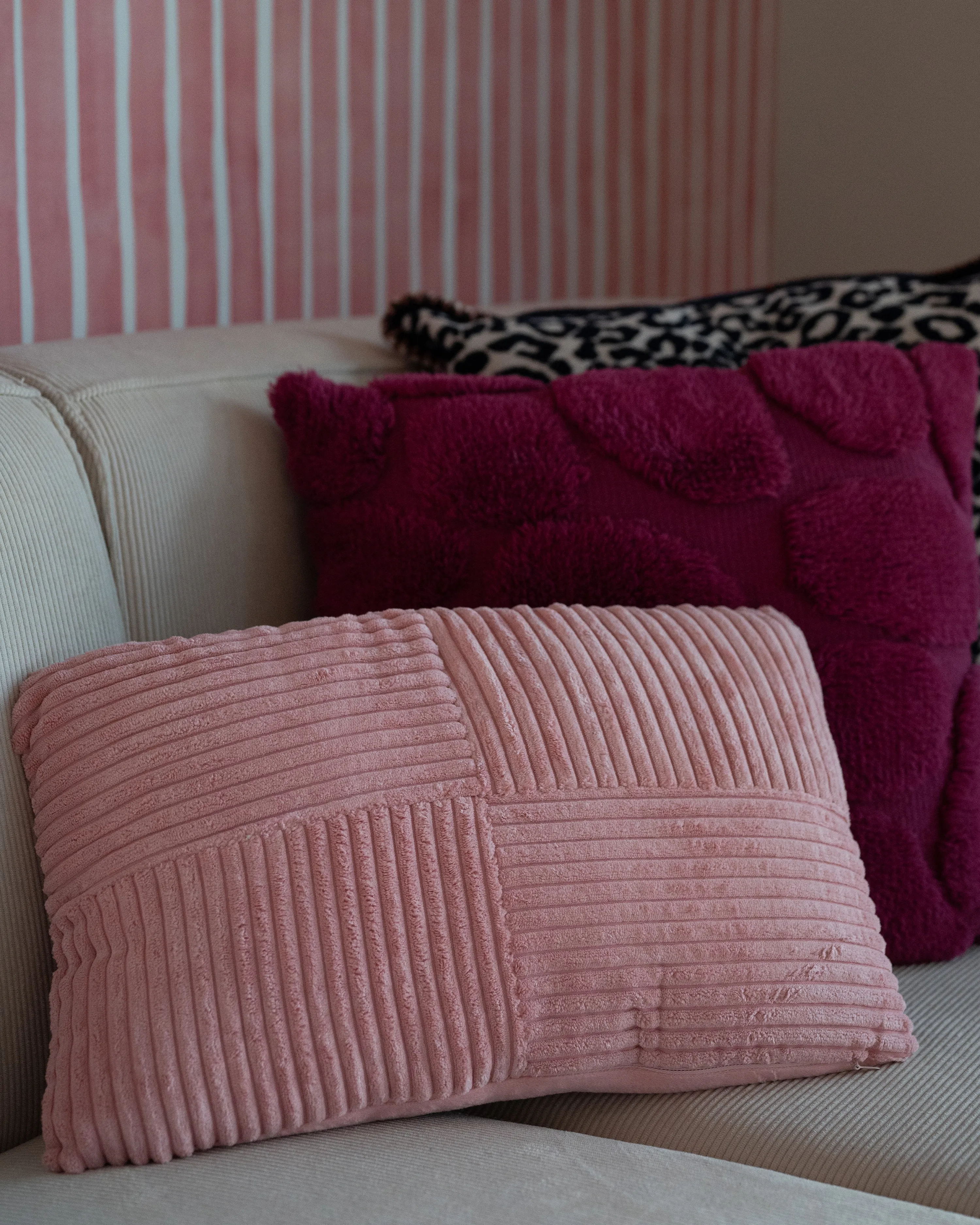 Set van 2 sierkussens MILLET Corduroy 30 x 50 cm Roze geometrisch patroon