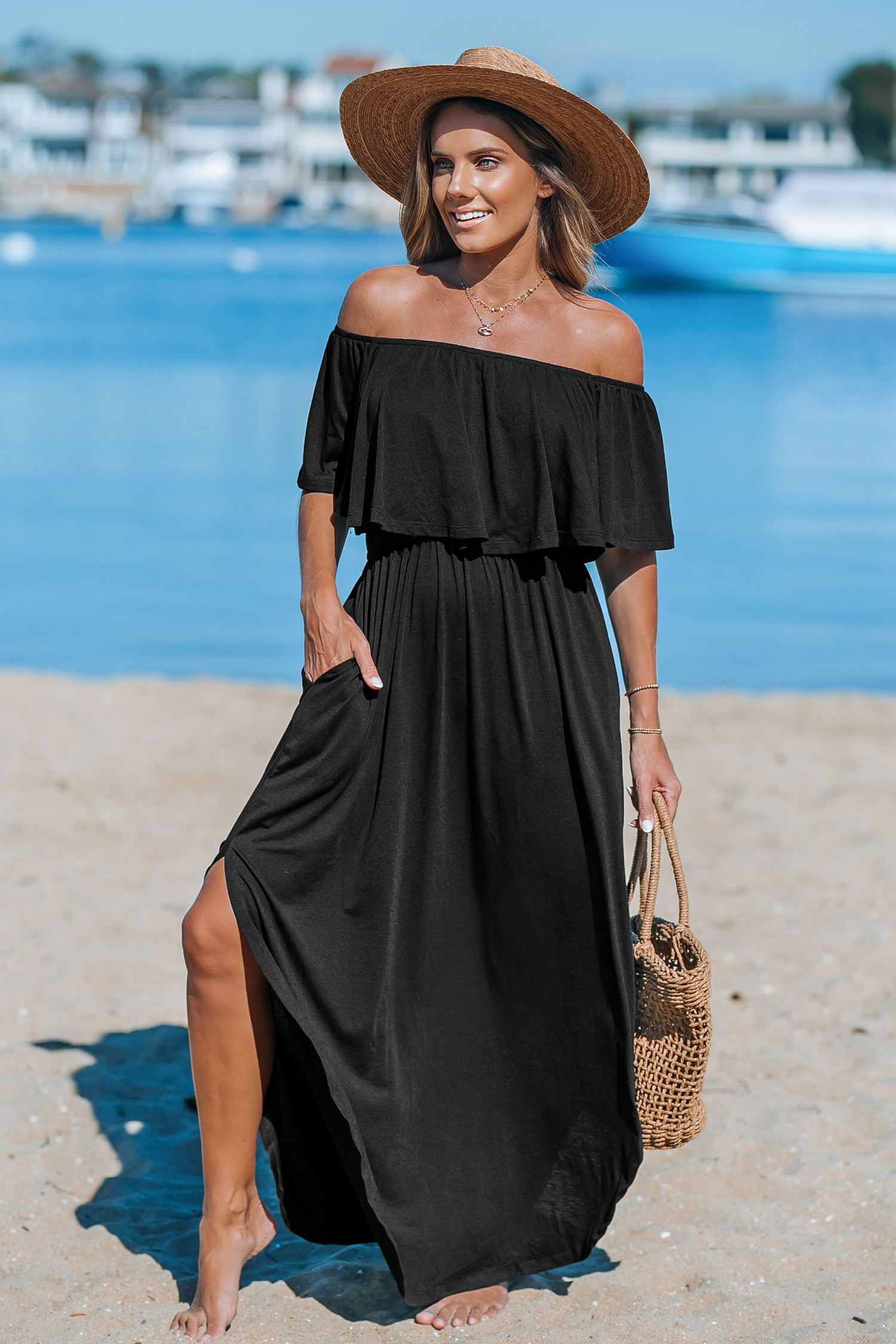 Robe maxi à épaules dénudées et corsage à volants noire