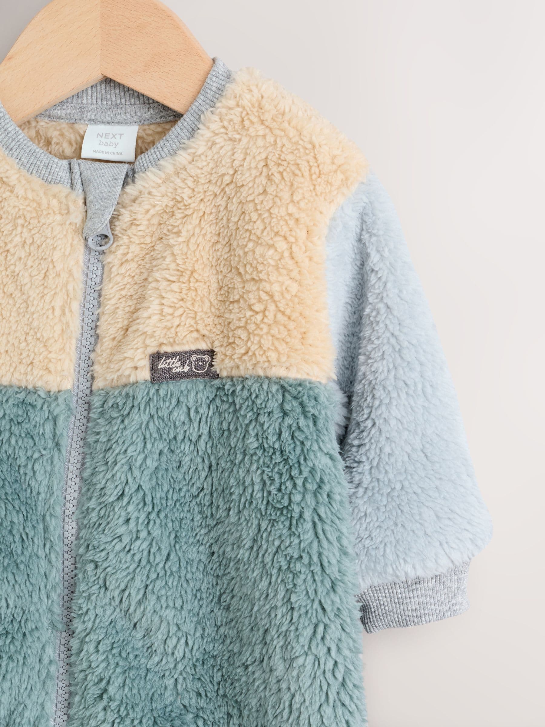 Mineraalkleurig - Kleurgeblokkeerde fleece pyjama