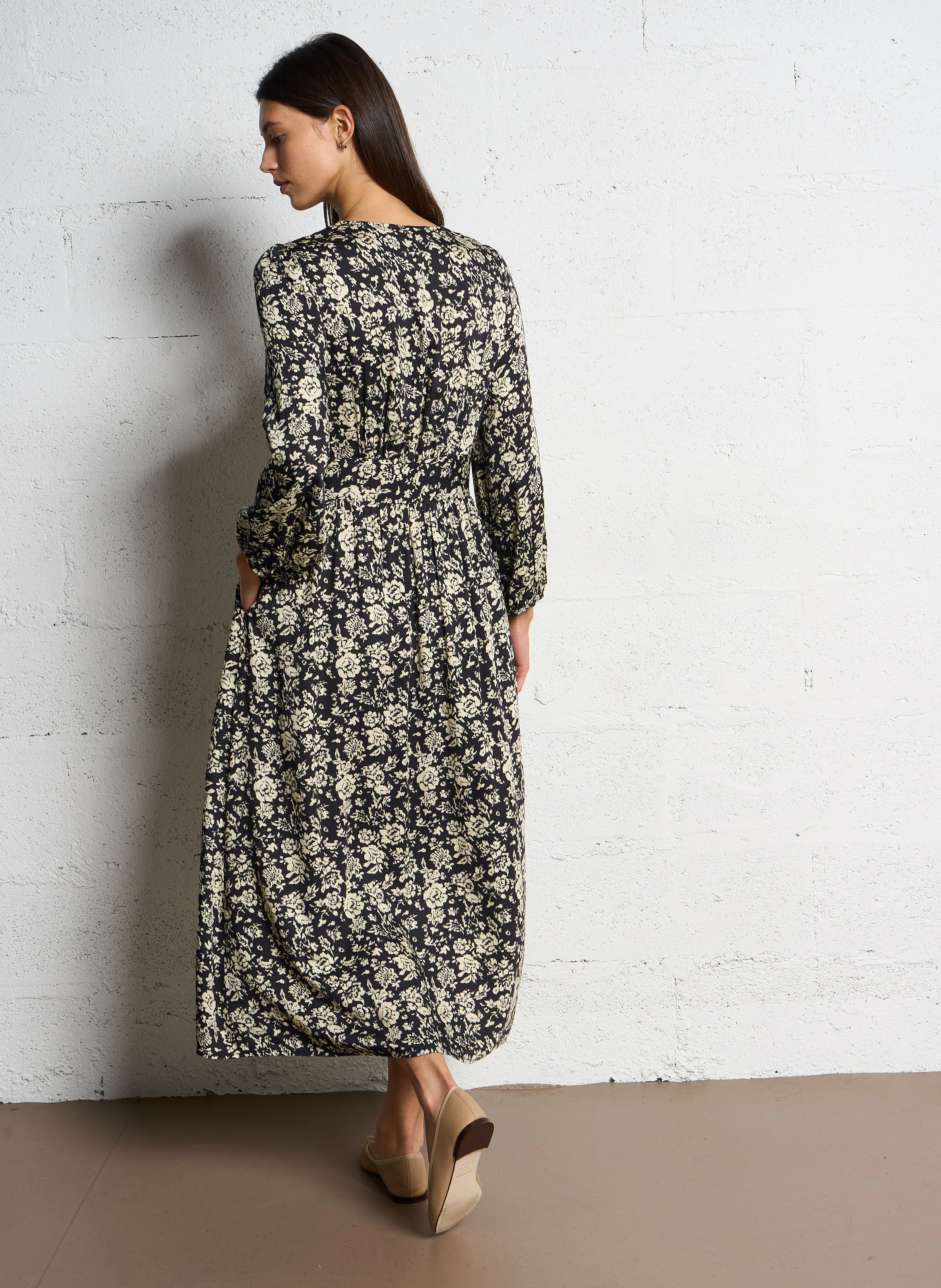 Robe longue à fleurs| Noir