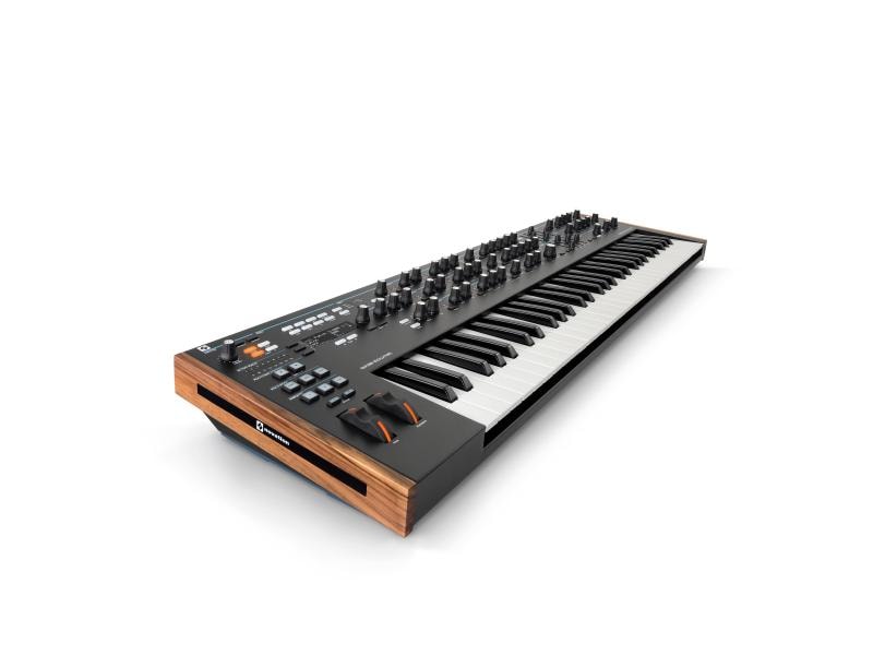 Novation Synthesizer Summit Polyphoner Synthesizer