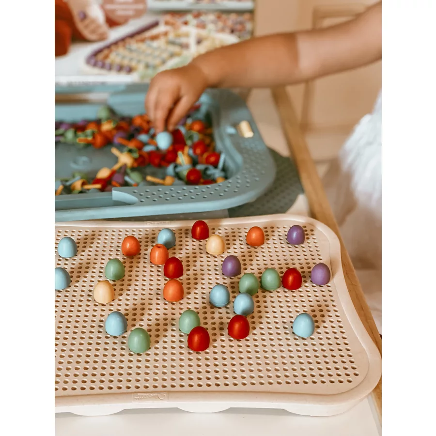 Quercetti Mosaik-Steckspiel aus Biokunststoff: Play Bio FantaColor Design (160 Teile)