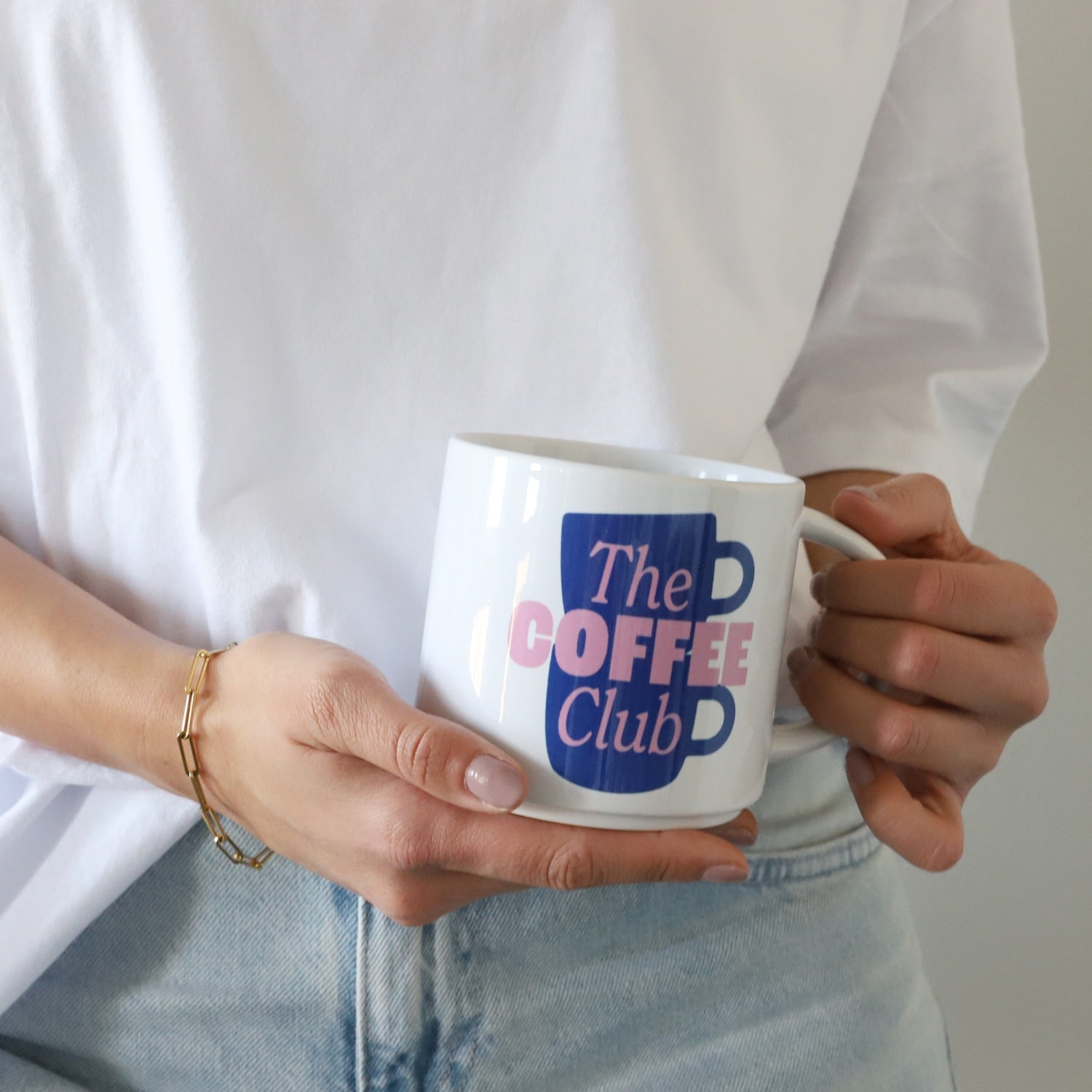 Jumbo-Tasse „The Coffee Club“, Tassenstapel