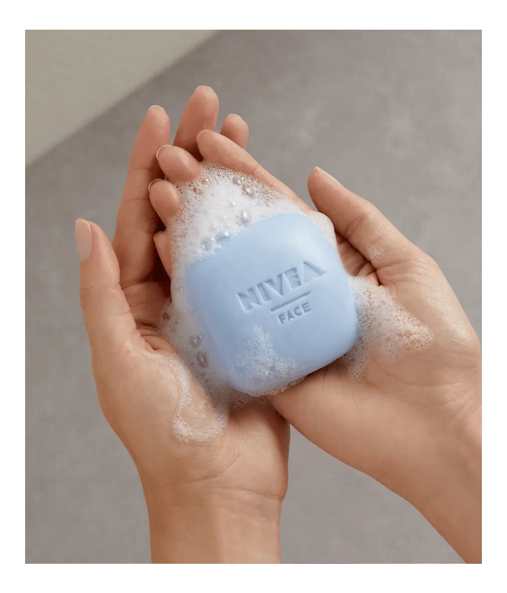 NETTOYANT VISAGE SOLIDE RAFRAÎCHISSANT NATURALLY CLEAN
