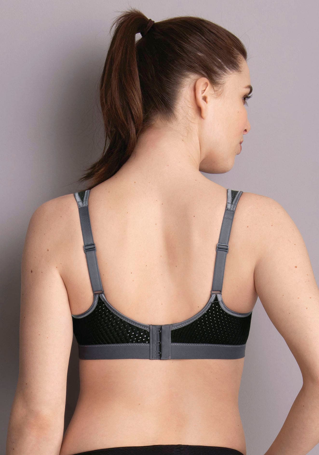 Anita Active Sport-BH »Performance«, Cup A-E, vorgeformte Cups, verstellbare Träger, atmungsaktiv, nahtlos