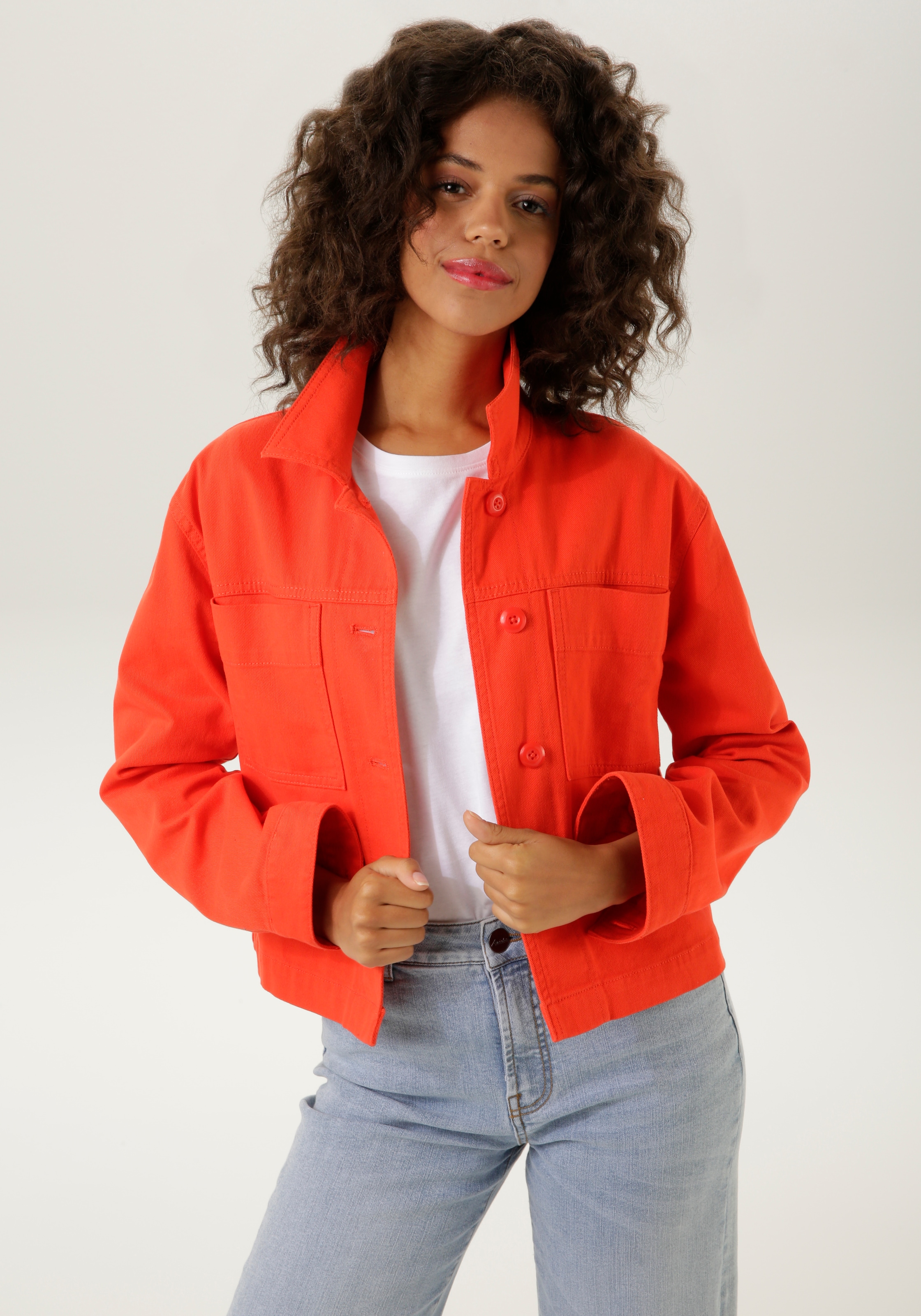 Aniston CASUAL Jeansjacke mit tonigen Knöpfen zu schliessen
