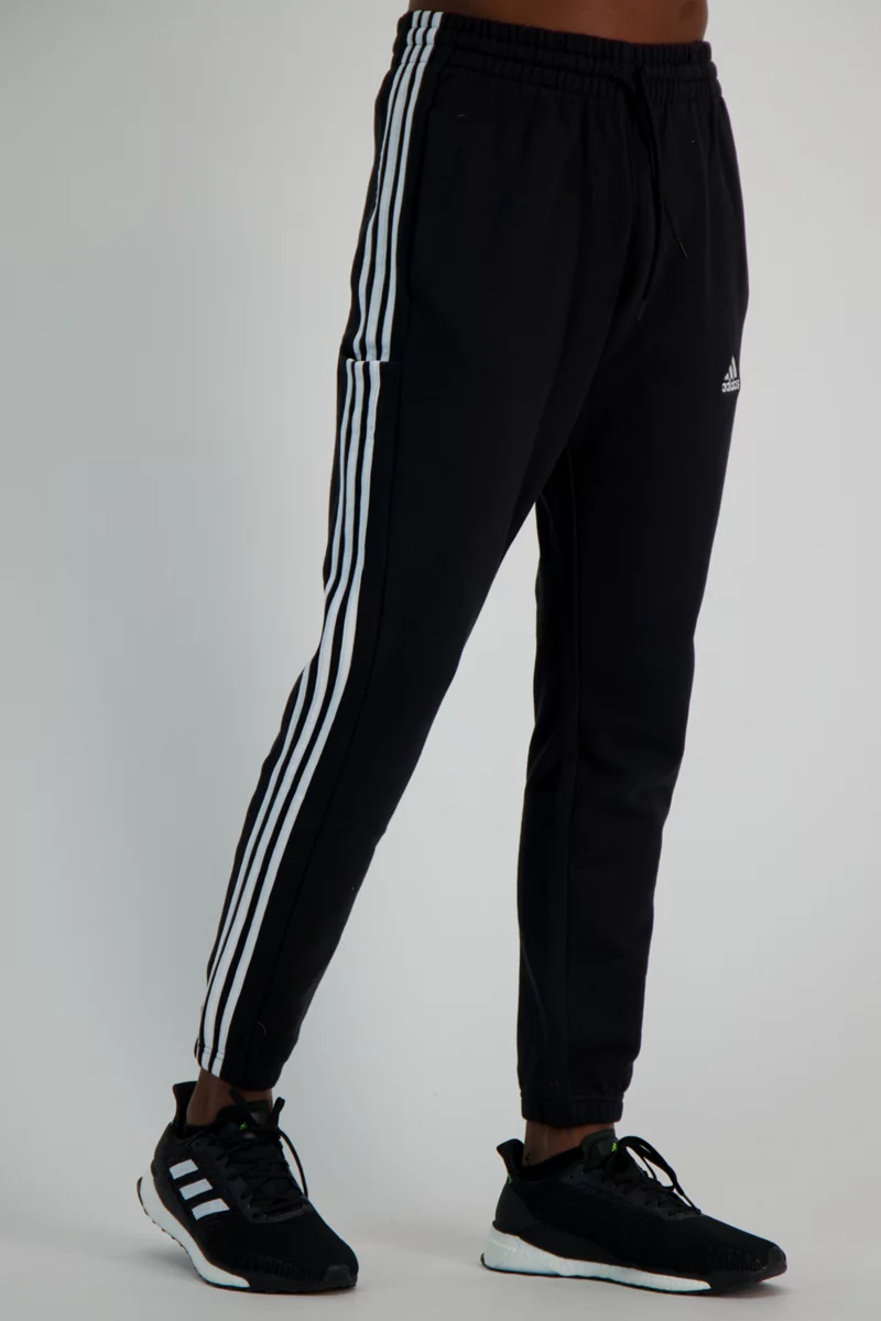 adidas Sportswear Essentials French Terry Tapered Elastic Cuff 3-S Herren Trainerhose