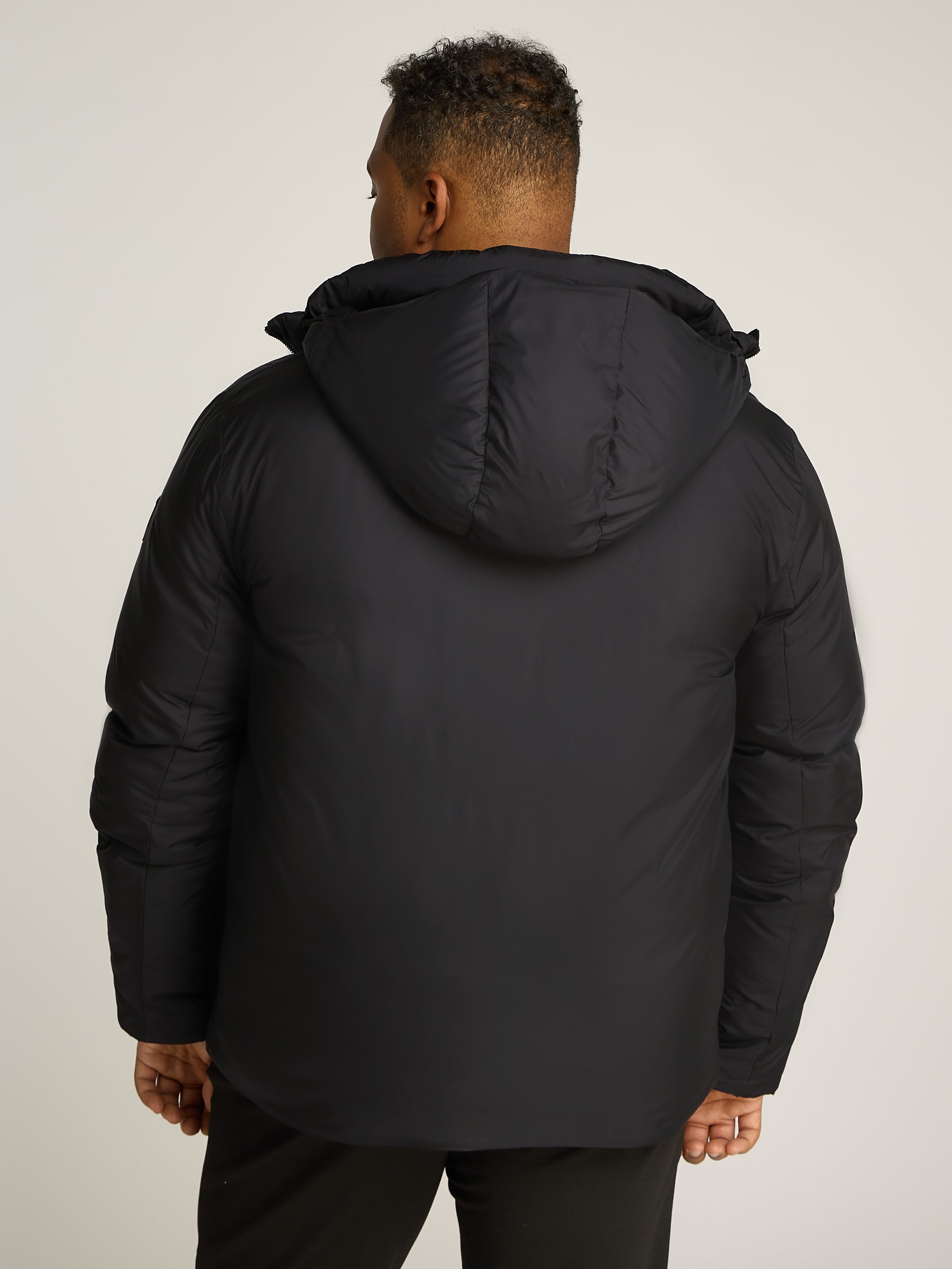 Calvin Klein Big&Tall Outdoorjacke »BT_NON QUILT PADDED HOOD JACKET« mit Kapuze in Grossen Grössen mit Logopatch