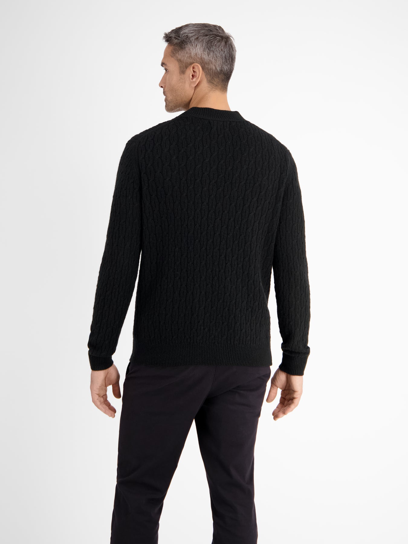 Cable-Strickpullover mit Turtleneck