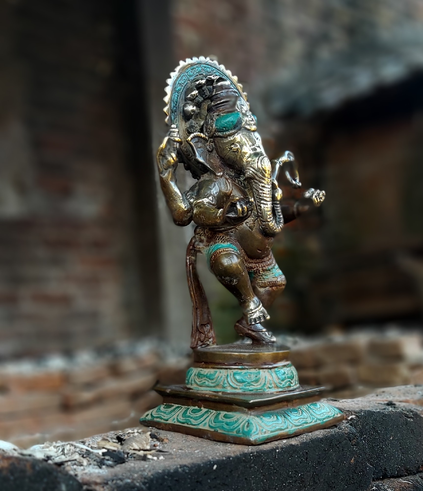 Bronzestatue 'Dancing Ganesha', H 20 cm, B 12 cm, T 9 cm von fischer's lagerhaus