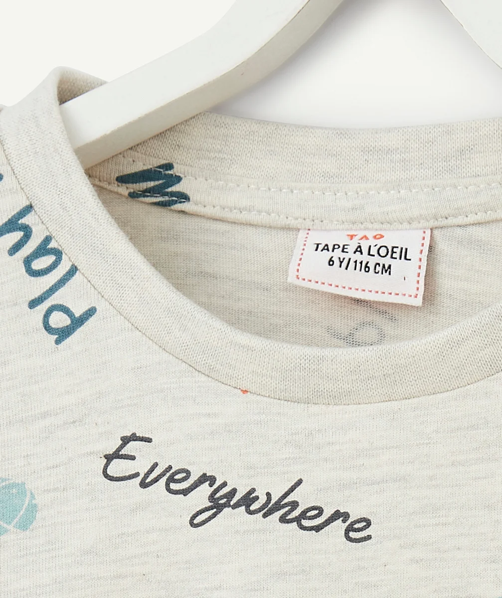 LE T-SHIRT GRIS AVEC ANIMATION ORANGE EN FIBRES RECYCLÉES
