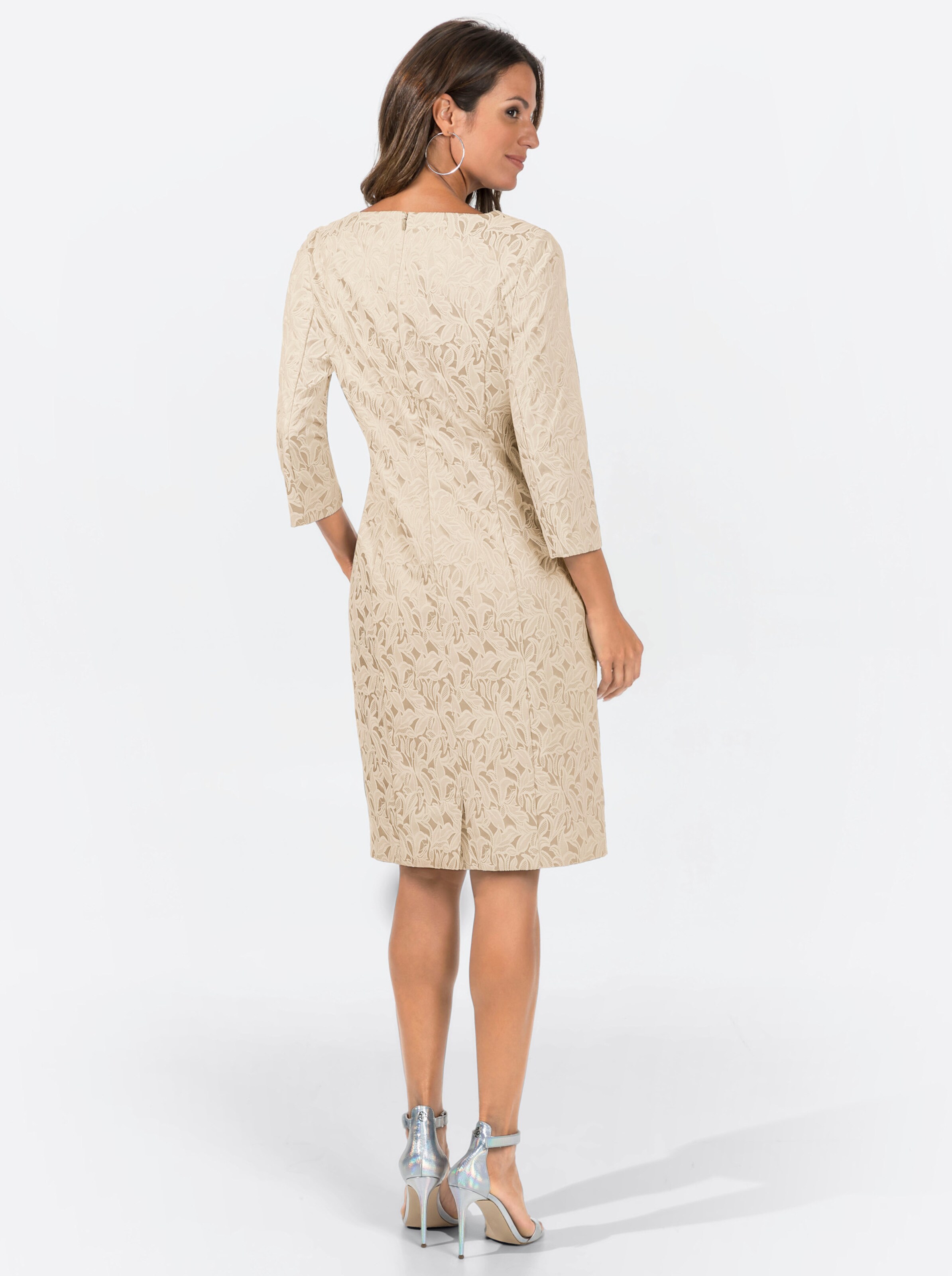 Kleid in sand-gemustert