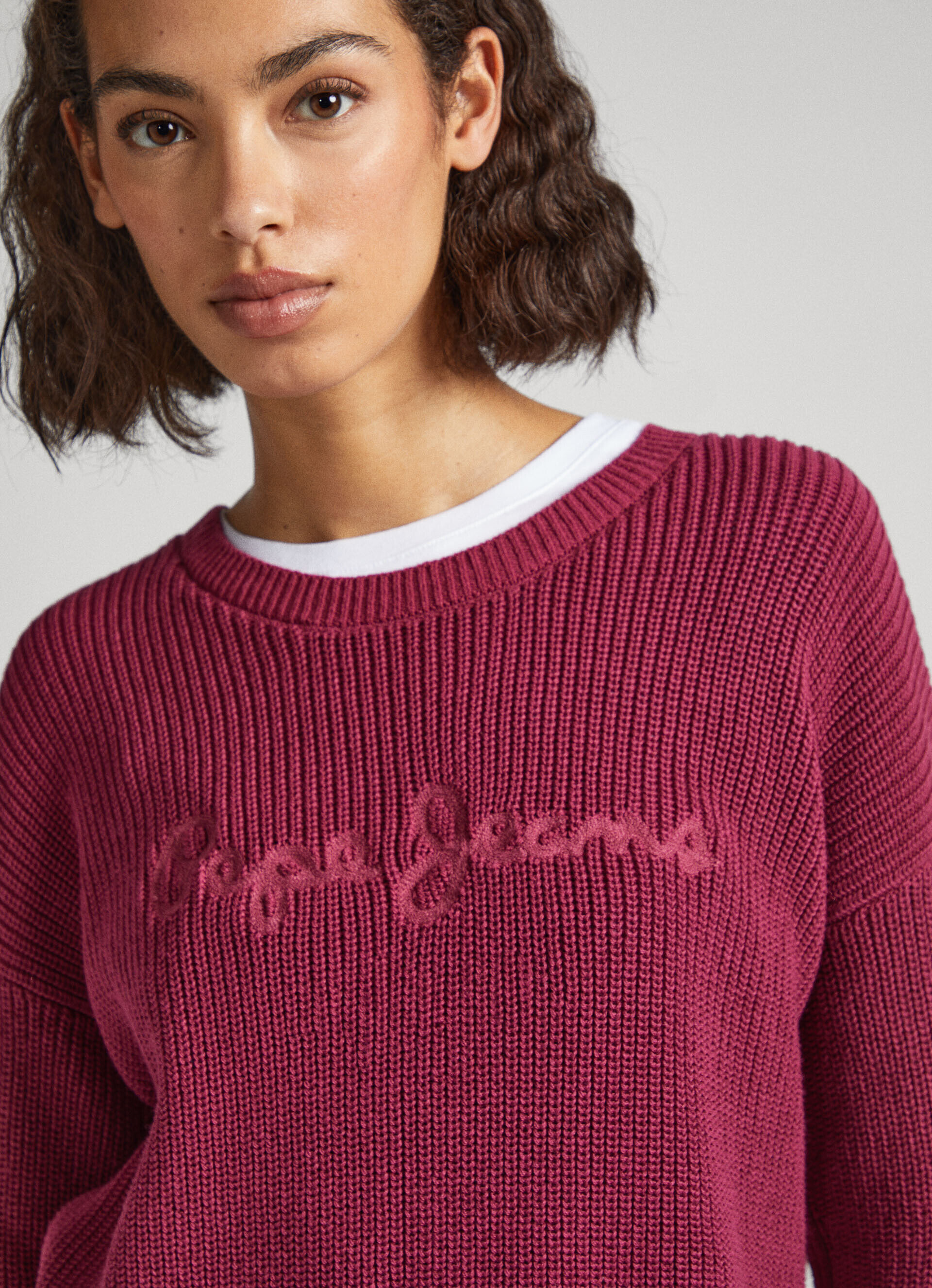 CAMISA COM LOGOTIPO BORDADO - vermelho framboesa