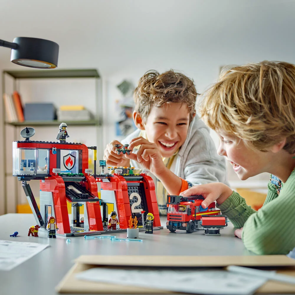 LEGO®CITY 60414 - LA CASERNE ET LE CAMION DE POMPIERS