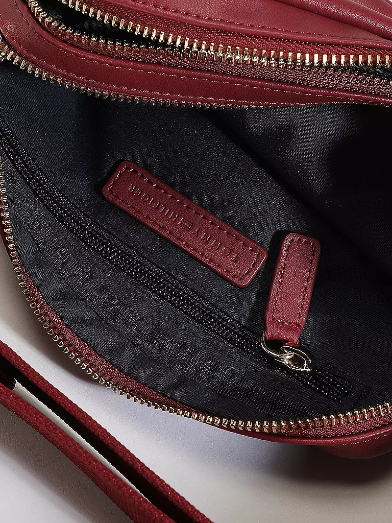 TOMMY HILFIGER Tasche - Mini Bag POPPY REFORM rot