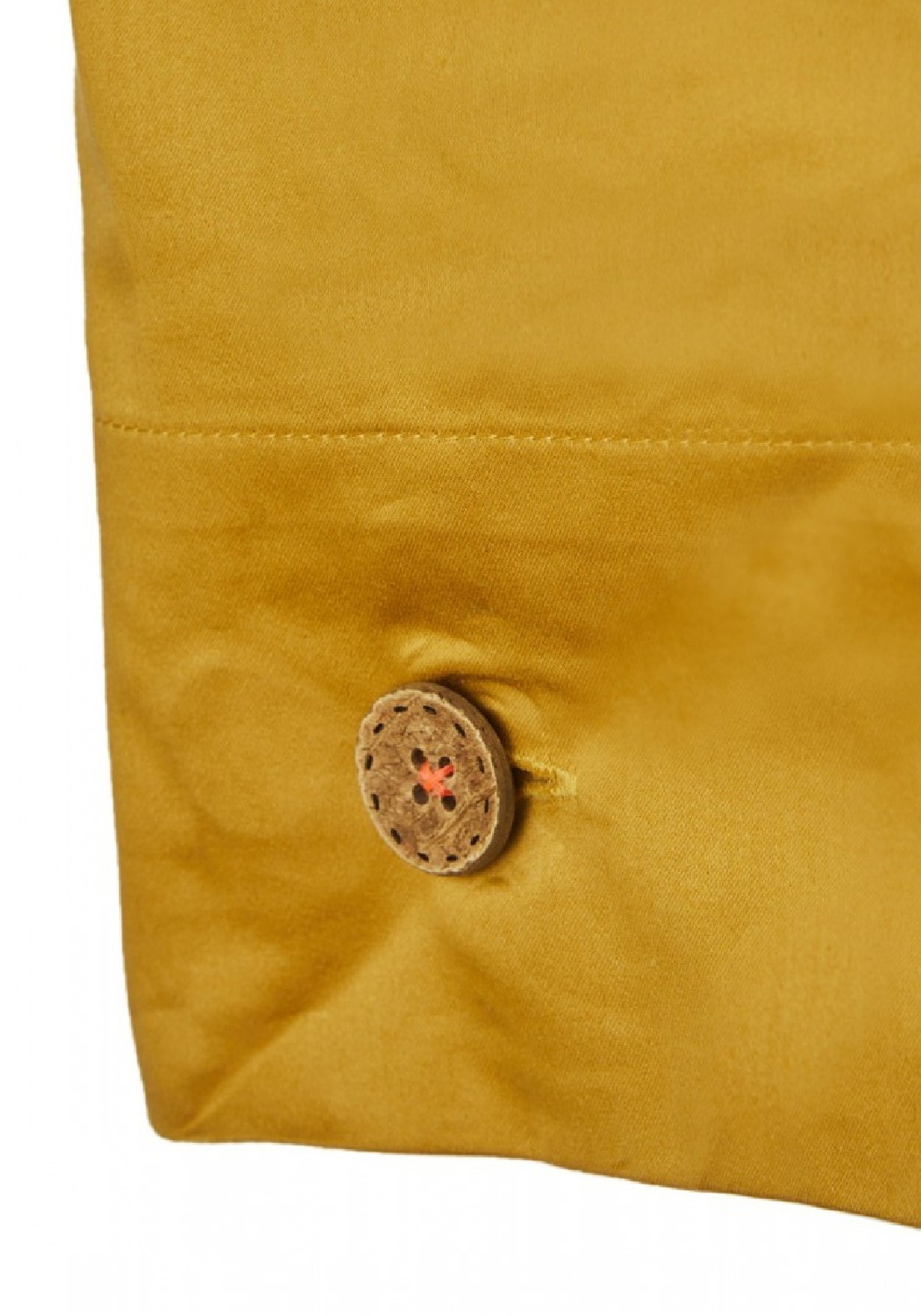 Storyfabrics Kissenbezug mit Kokosknöpfen Satin Gold