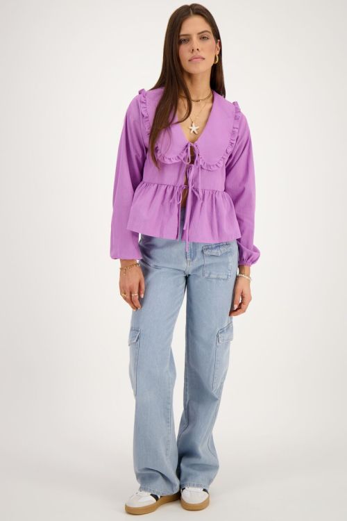 Gestreepte paarse blouse met strikjes