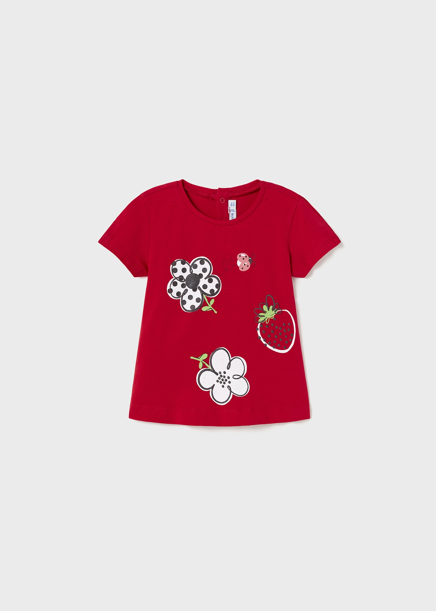 Camiseta infantil com estampa feita em algodão sustentável.