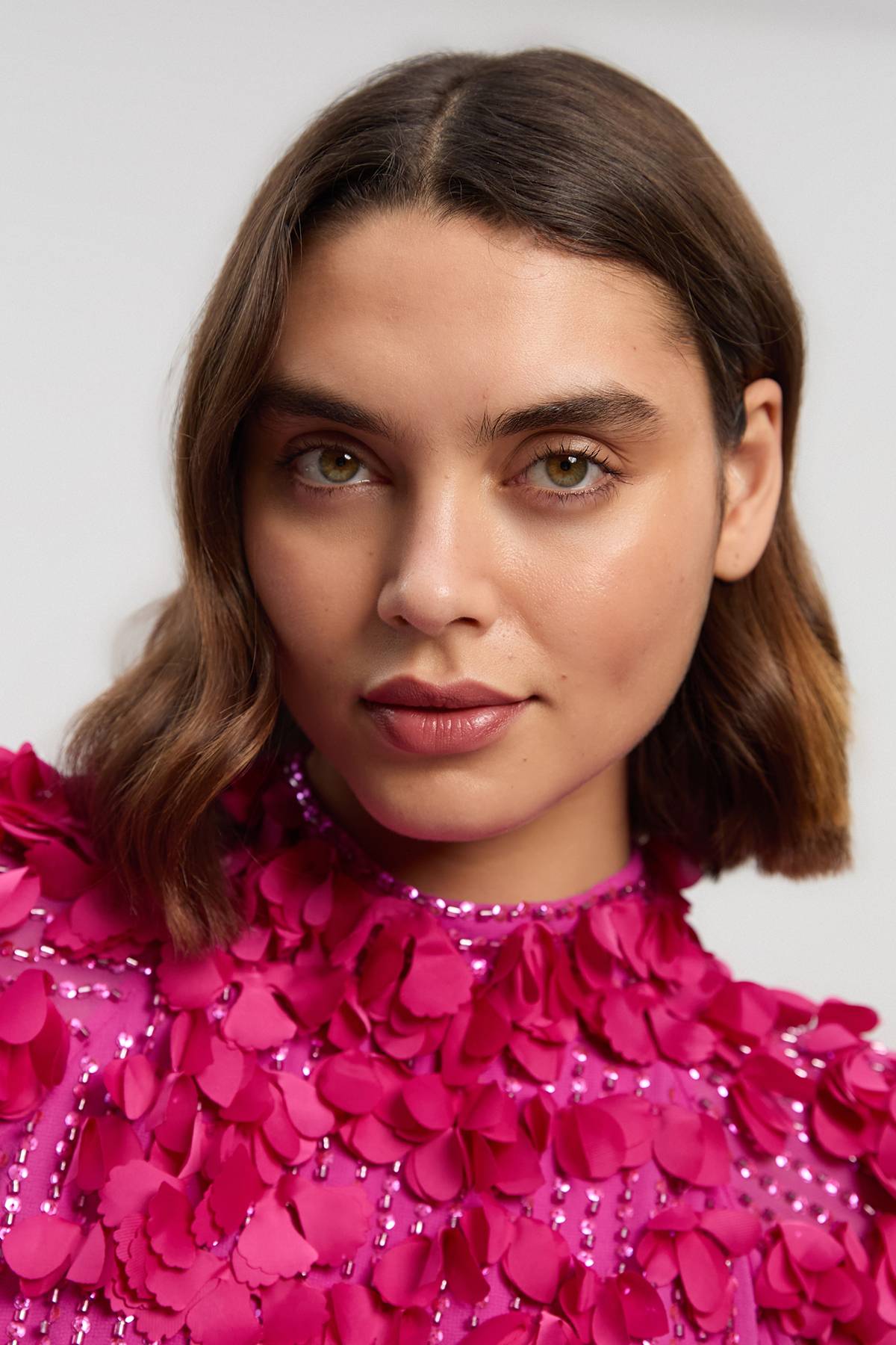KarenMillen Robe maxi tissée à appliqué de cristal et manches d’ange