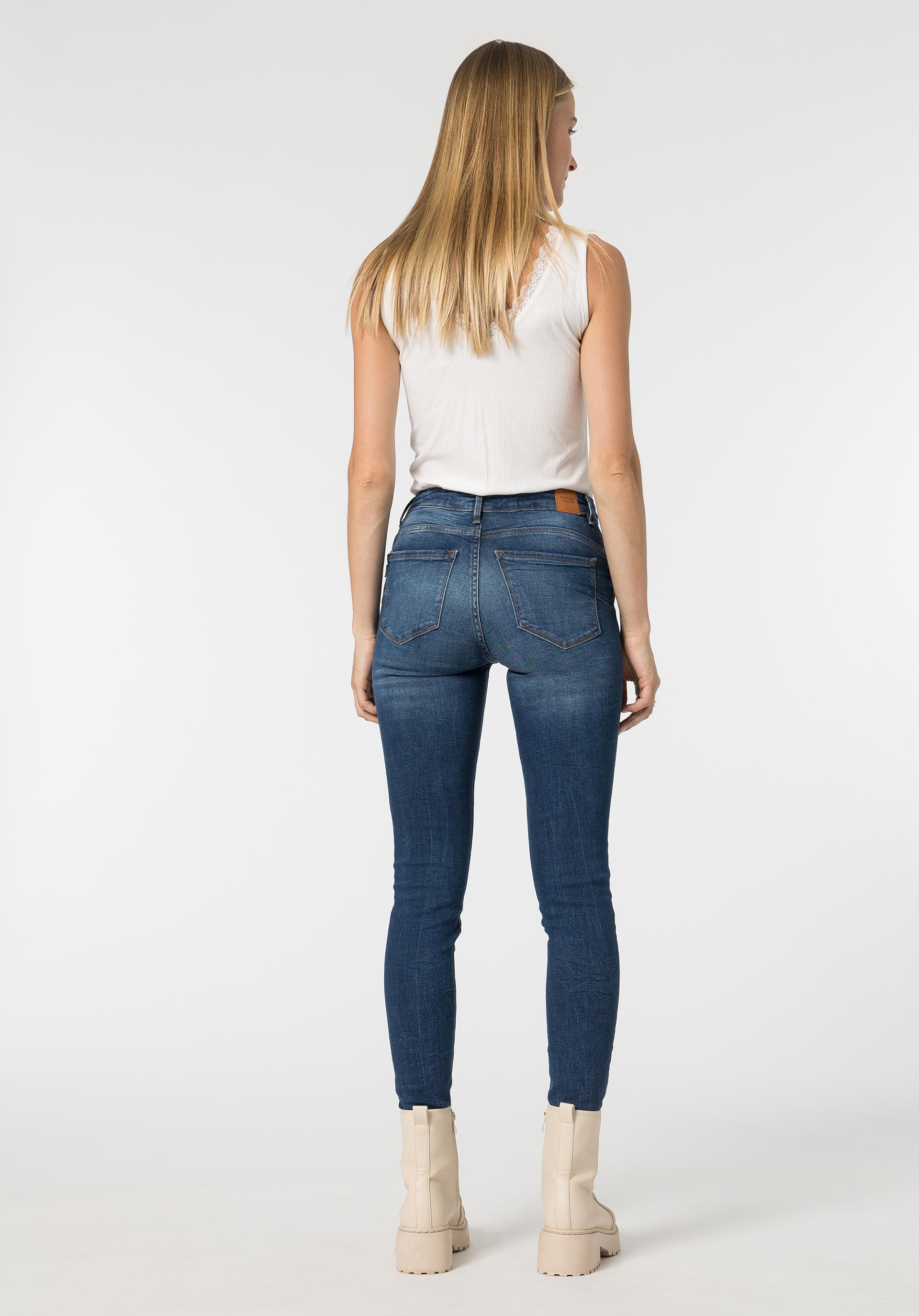 Jeans Light Push-up Skinny Cintura Média