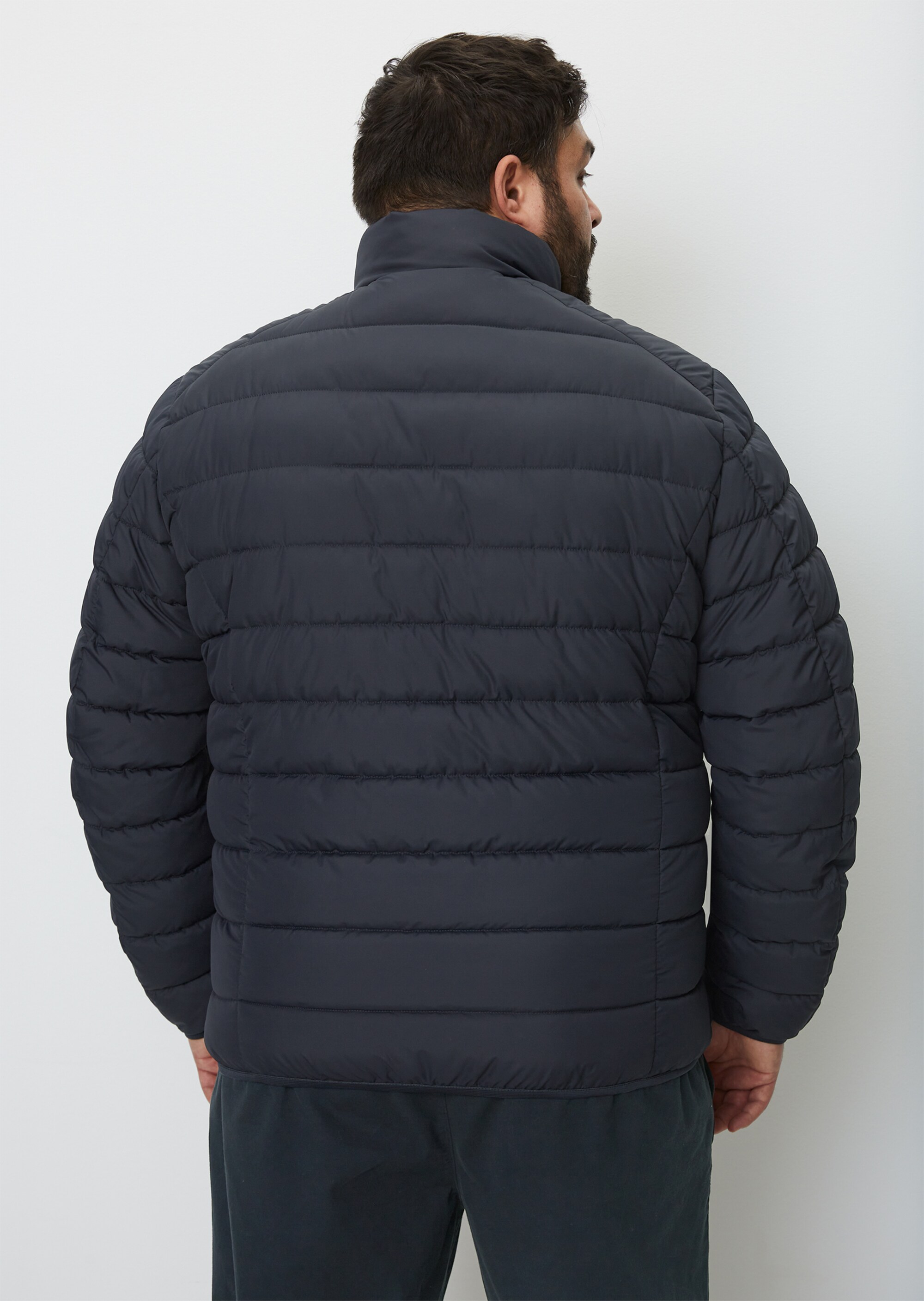 Steppjacke regular in leichter, wasserabweisender Qualität