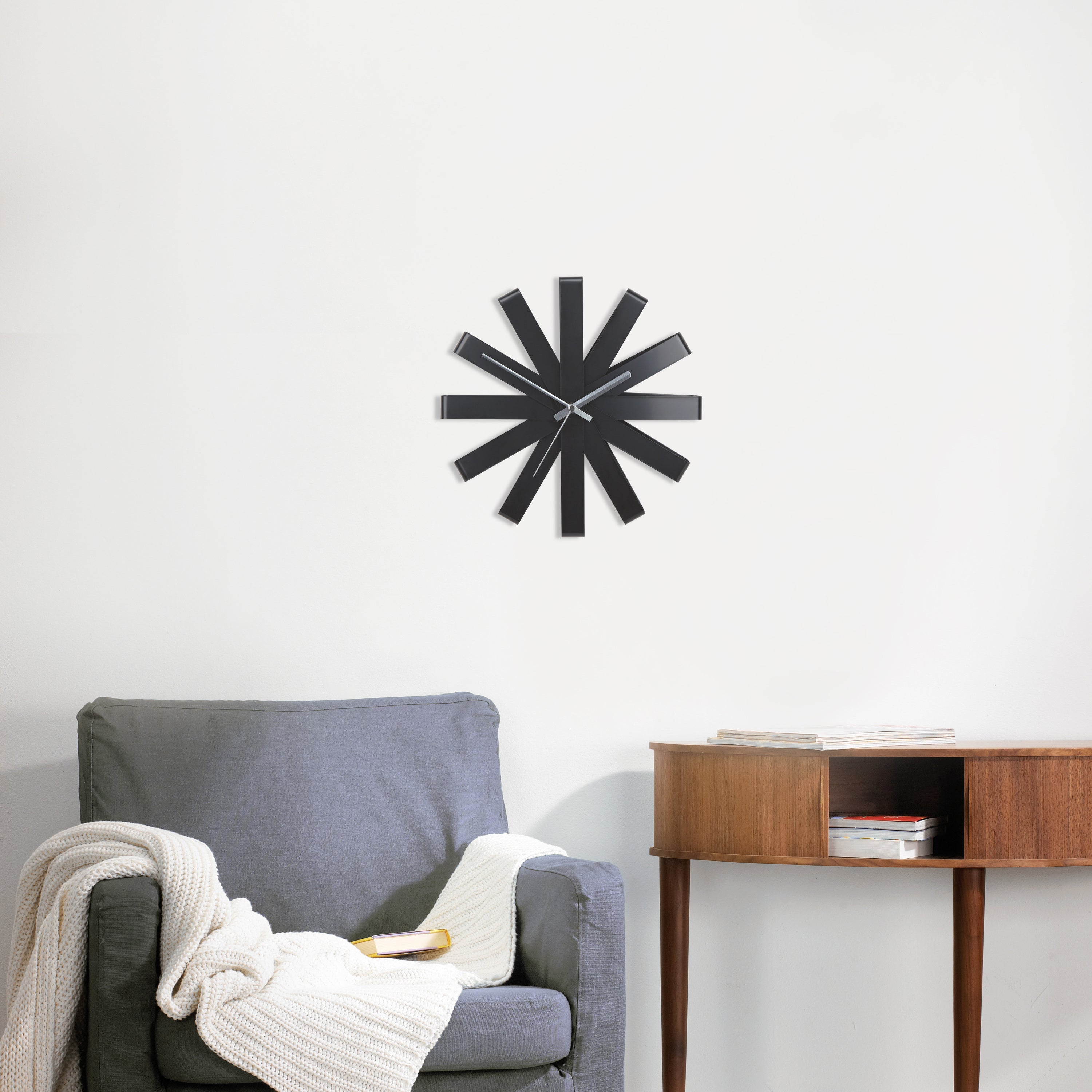 Umbra Ribbon Wandklok Ã 30 cm - Zwart