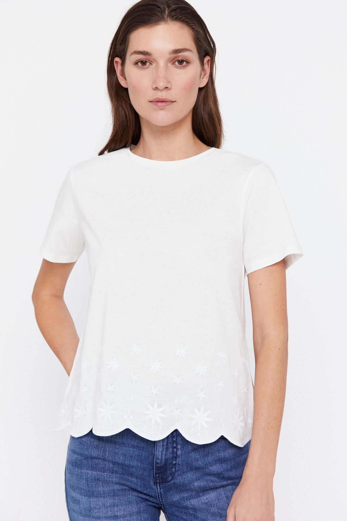 Camiseta bordada - Branca