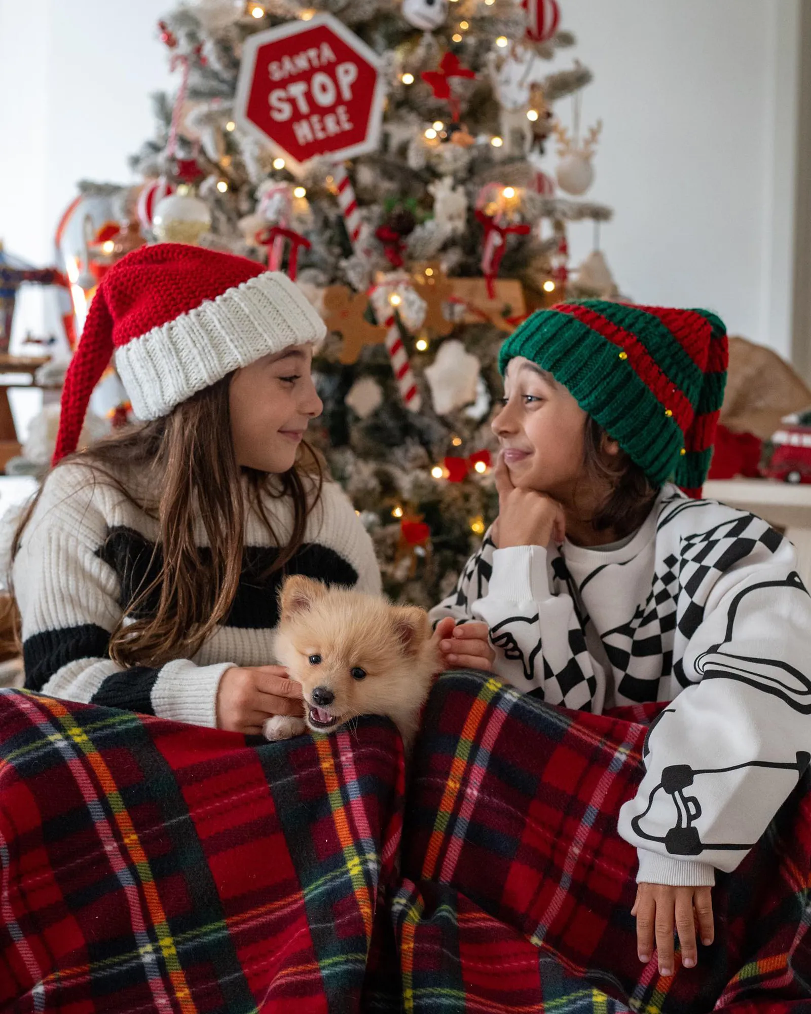 Besneeuwde kunstkerstboom LED TATLOW 210 cm Groen