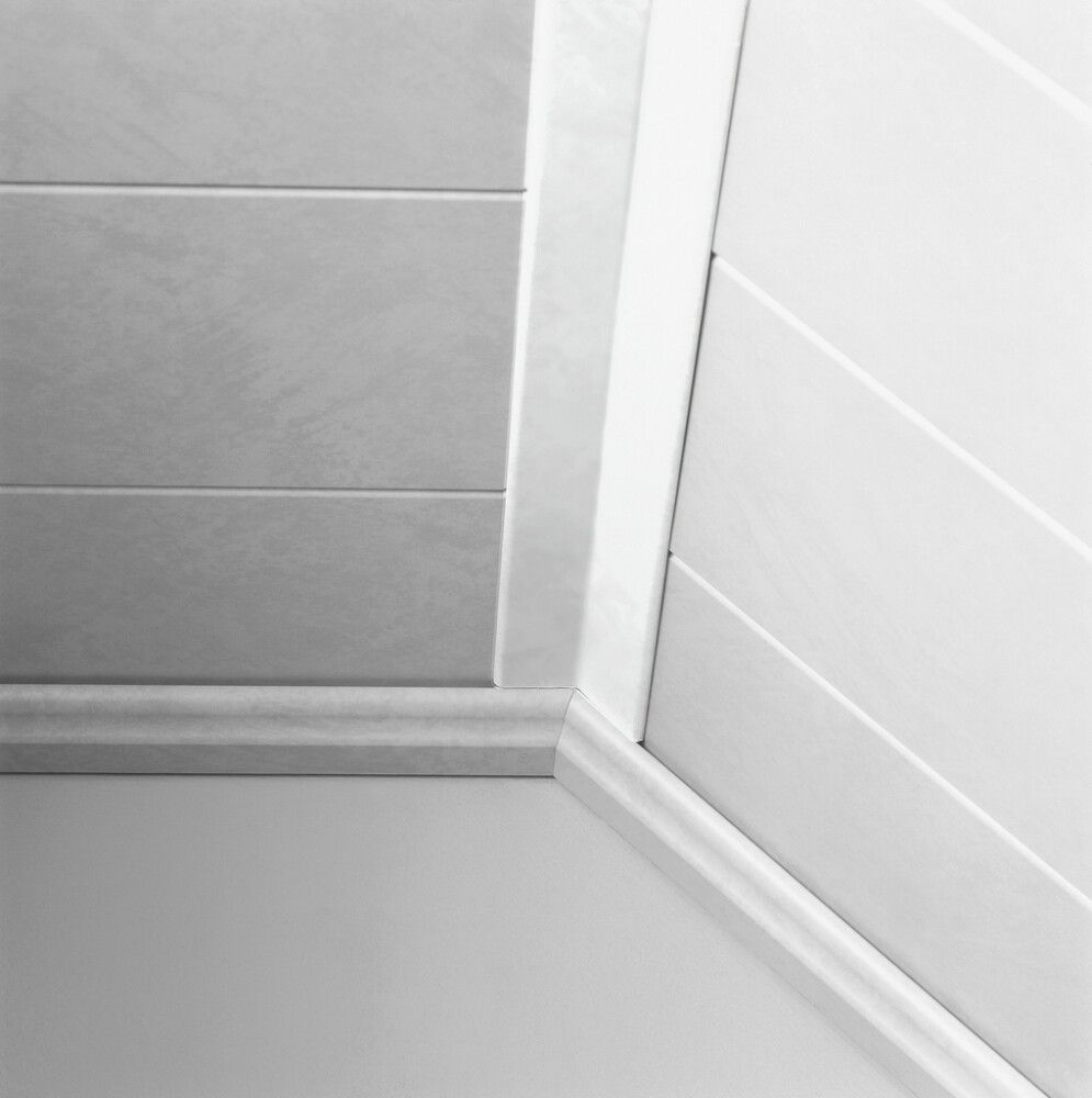 VINKELLIST LOGOCLIC UNI HVIT 22X22X2600MM