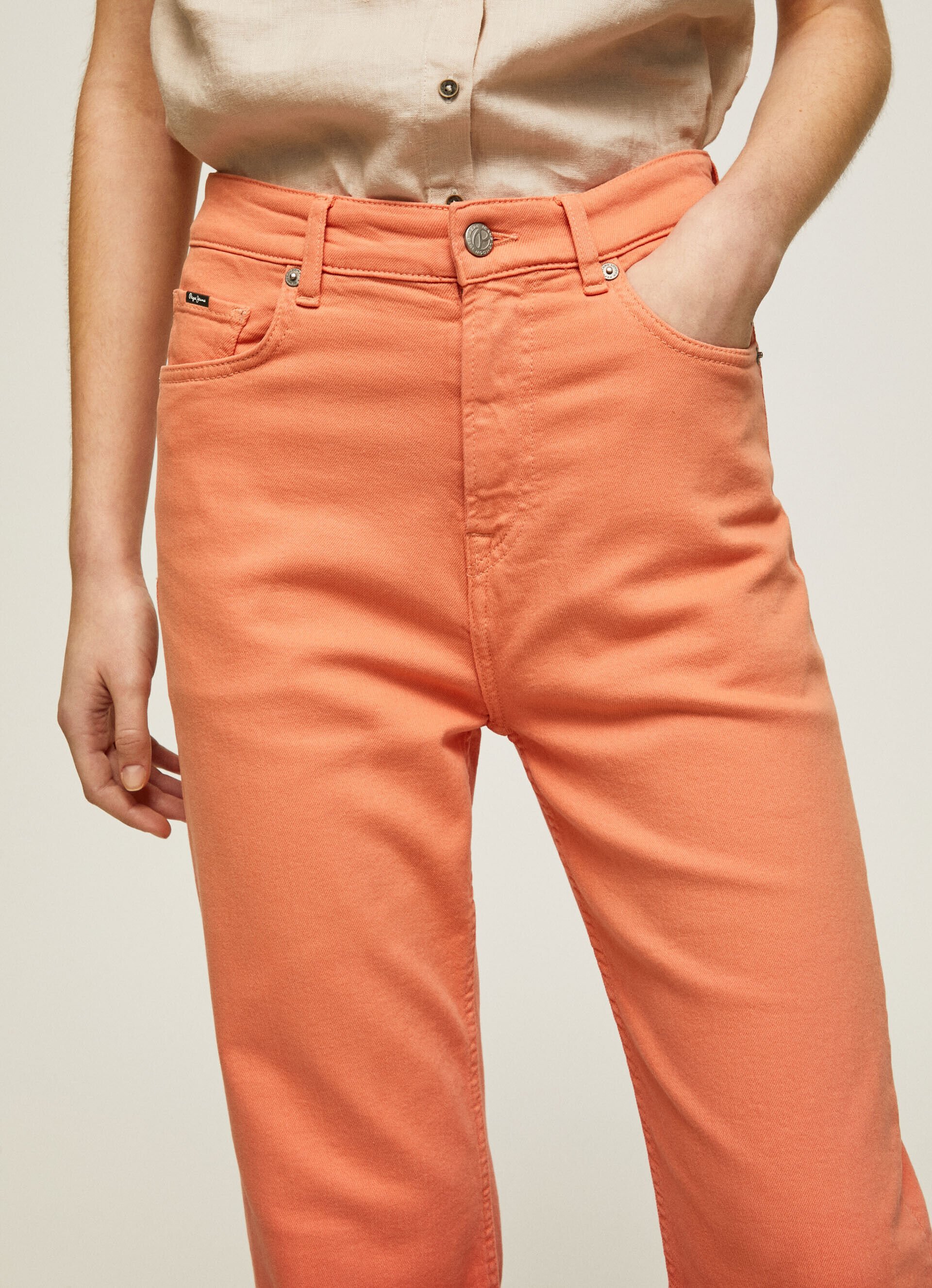 Calça reta com 5 bolsos - laranja pêssego